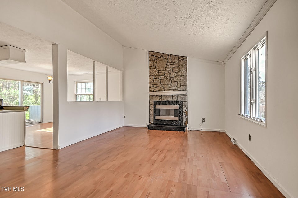 Photo #6: 211 Sunny Hill Court