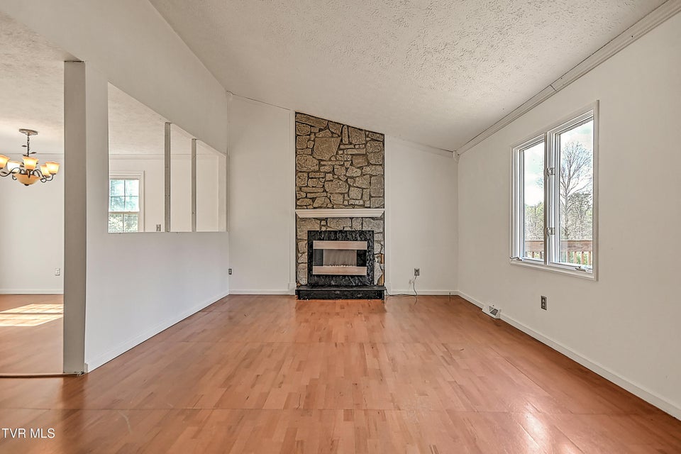 Photo #7: 211 Sunny Hill Court