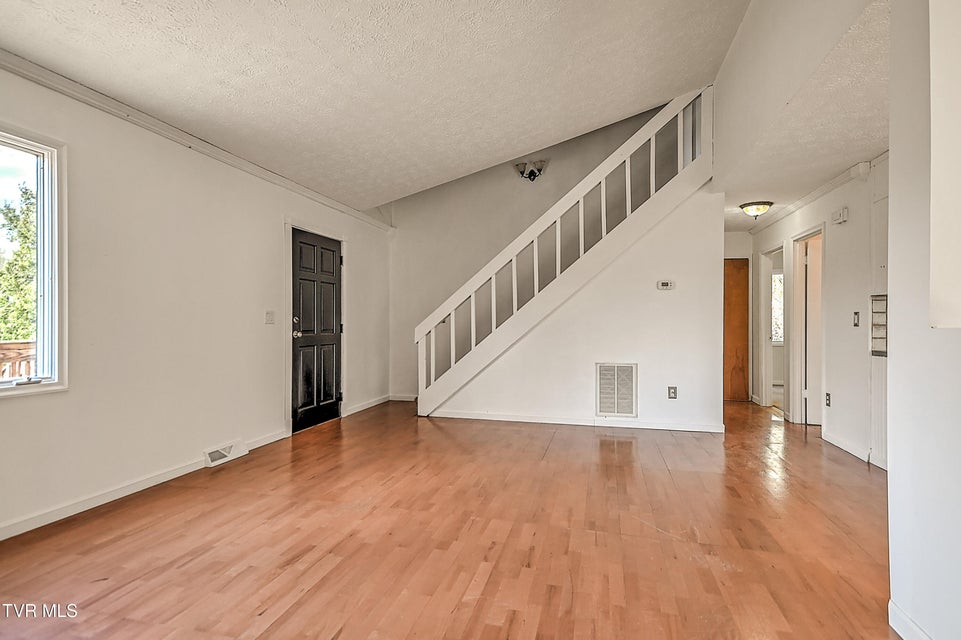 Photo #10: 211 Sunny Hill Court