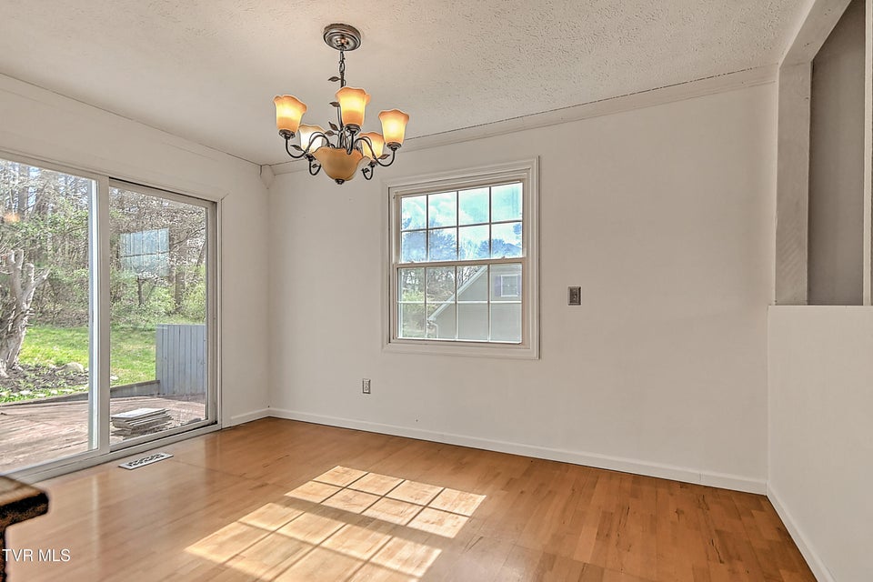 Photo #11: 211 Sunny Hill Court