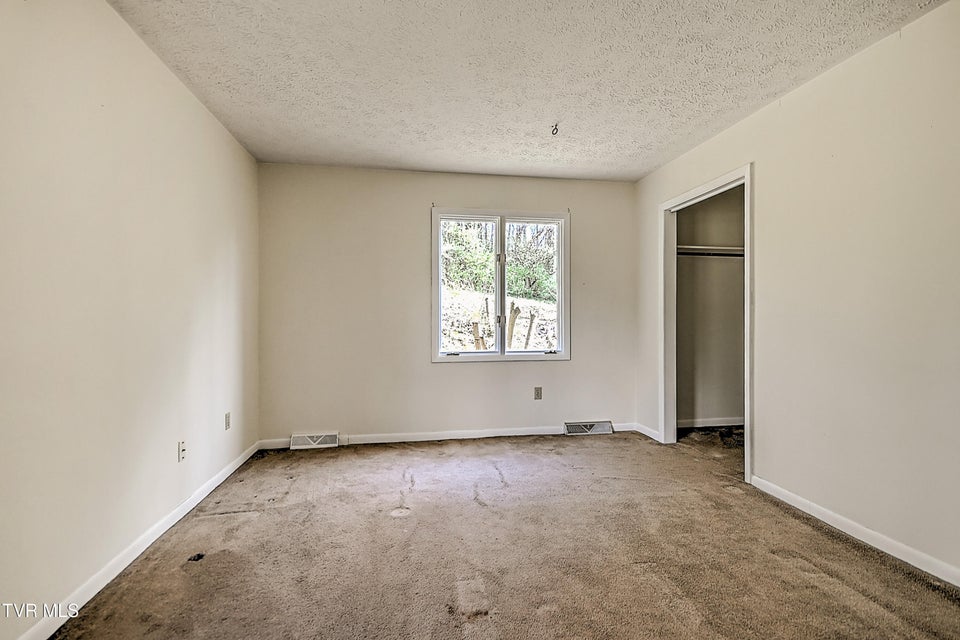 Photo #21: 211 Sunny Hill Court