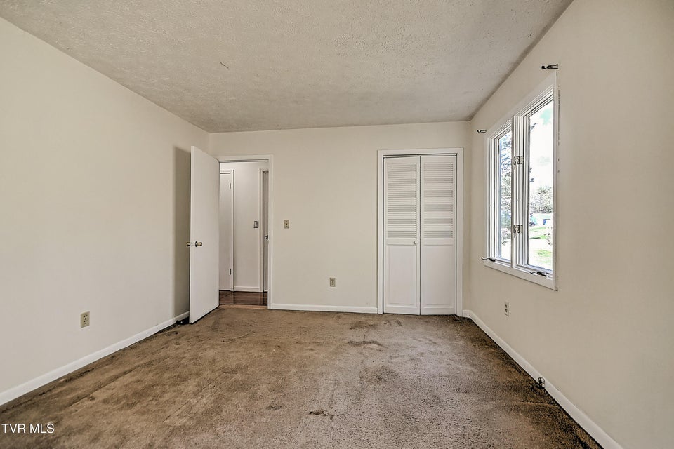 Photo #22: 211 Sunny Hill Court