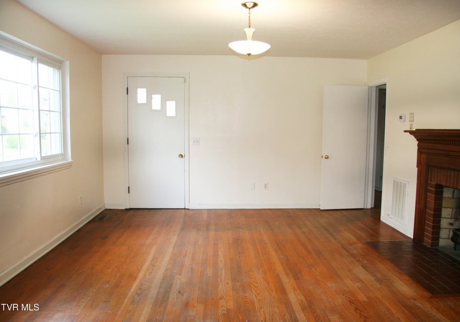 Photo #14: 612 Oakwood Avenue