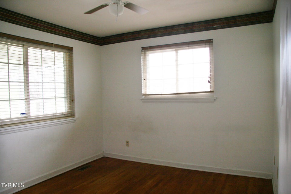 Photo #23: 612 Oakwood Avenue