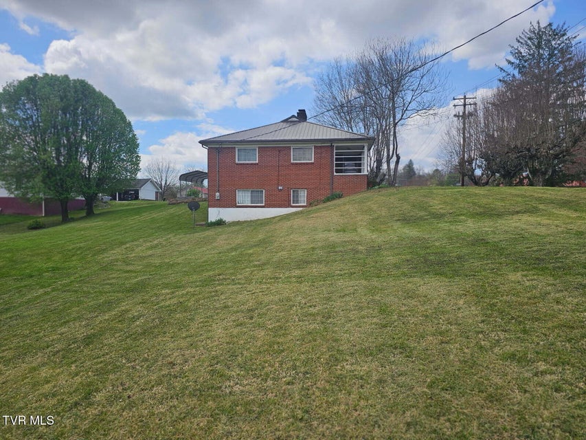 Photo #7: 612 Oakwood Avenue