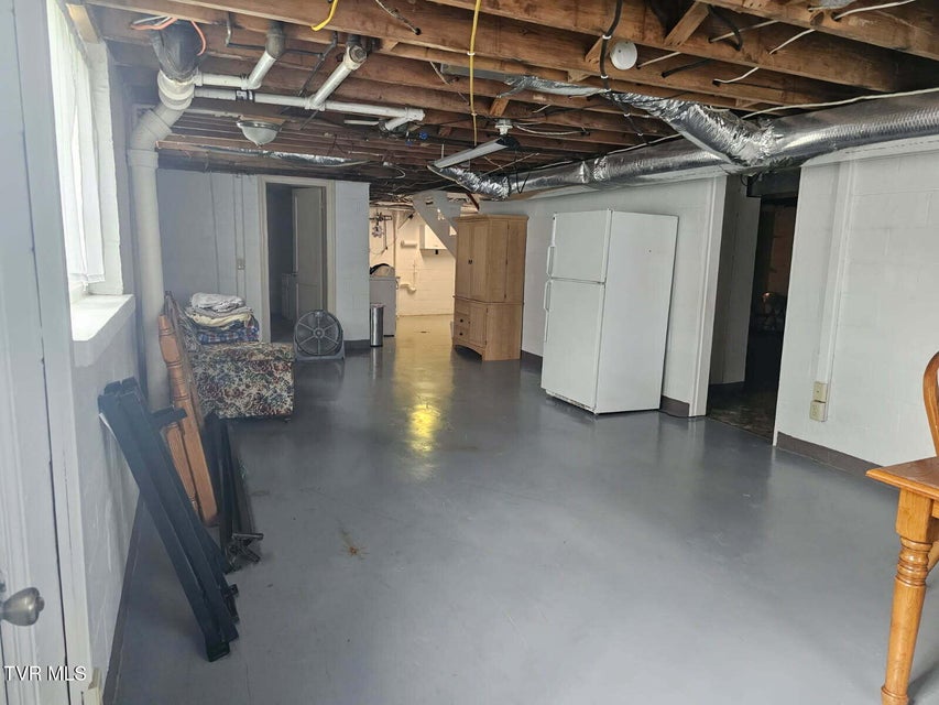 Photo #32: 612 Oakwood Avenue