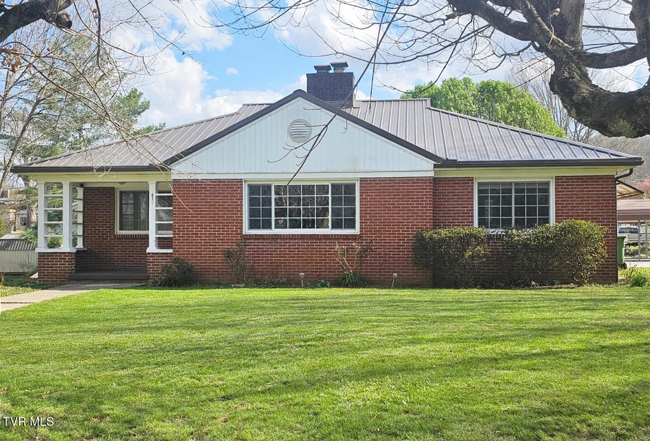 Photo #3: 612 Oakwood Avenue