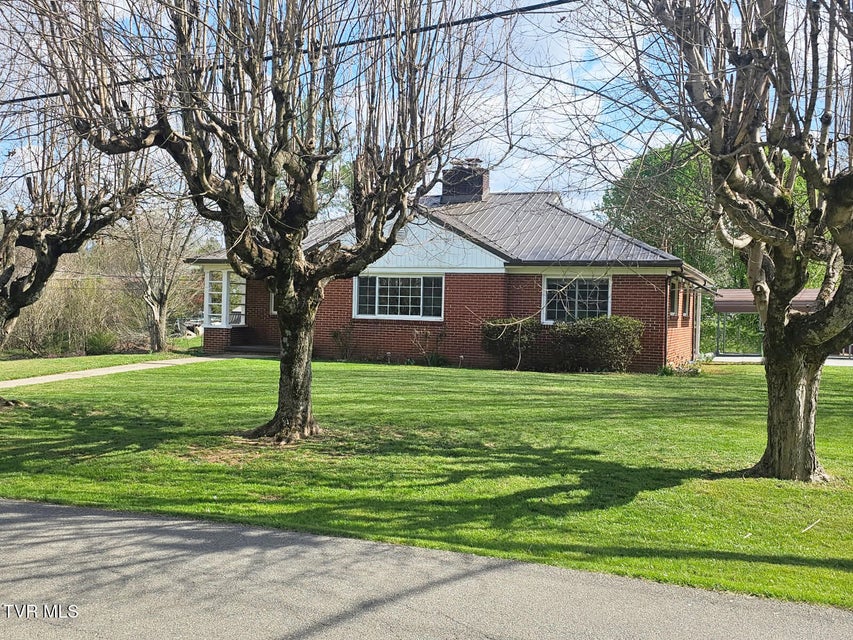 Photo #2: 612 Oakwood Avenue