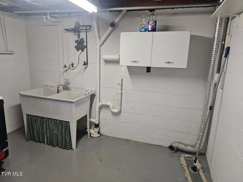 Photo #27: 612 Oakwood Avenue