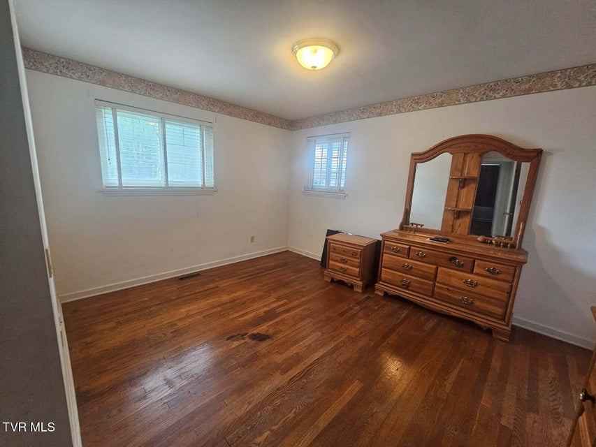 Photo #24: 612 Oakwood Avenue