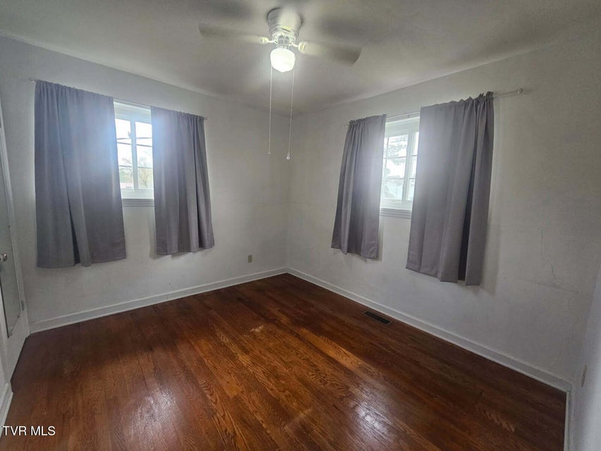 Photo #25: 612 Oakwood Avenue