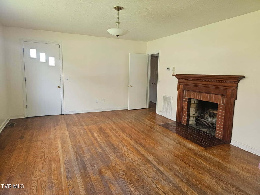 Photo #15: 612 Oakwood Avenue