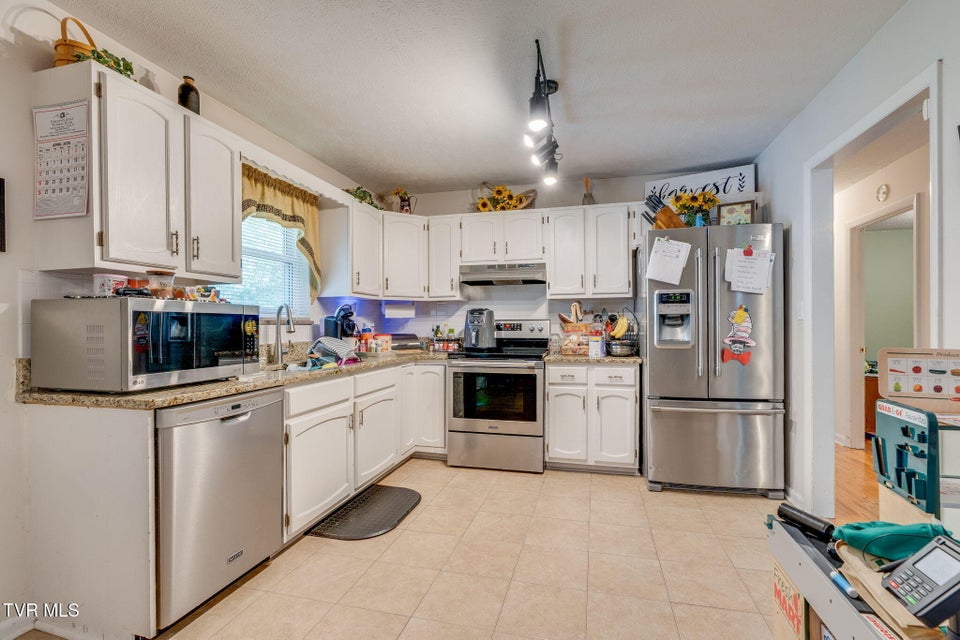 Photo #8: 102 Cresswood Drive