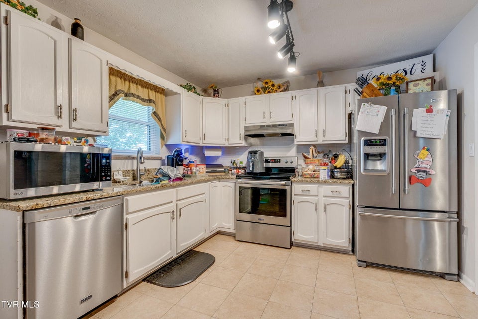 Photo #9: 102 Cresswood Drive