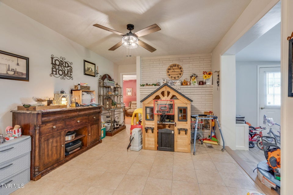 Photo #10: 102 Cresswood Drive