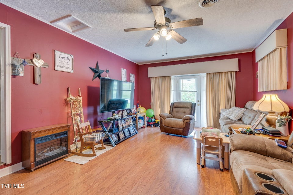 Photo #12: 102 Cresswood Drive