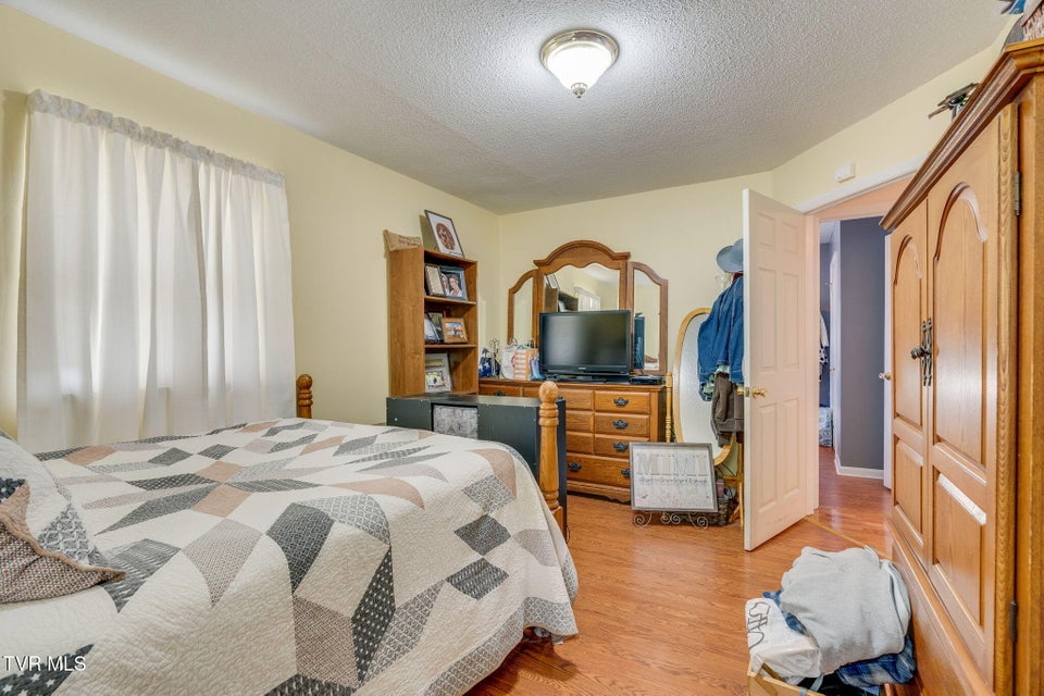 Photo #16: 102 Cresswood Drive