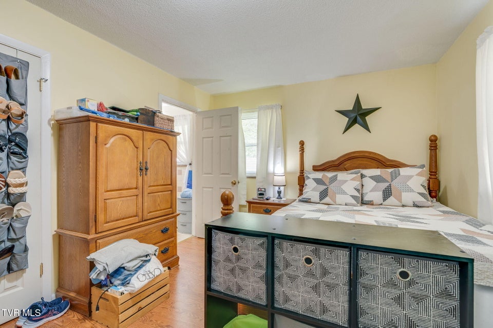 Photo #17: 102 Cresswood Drive