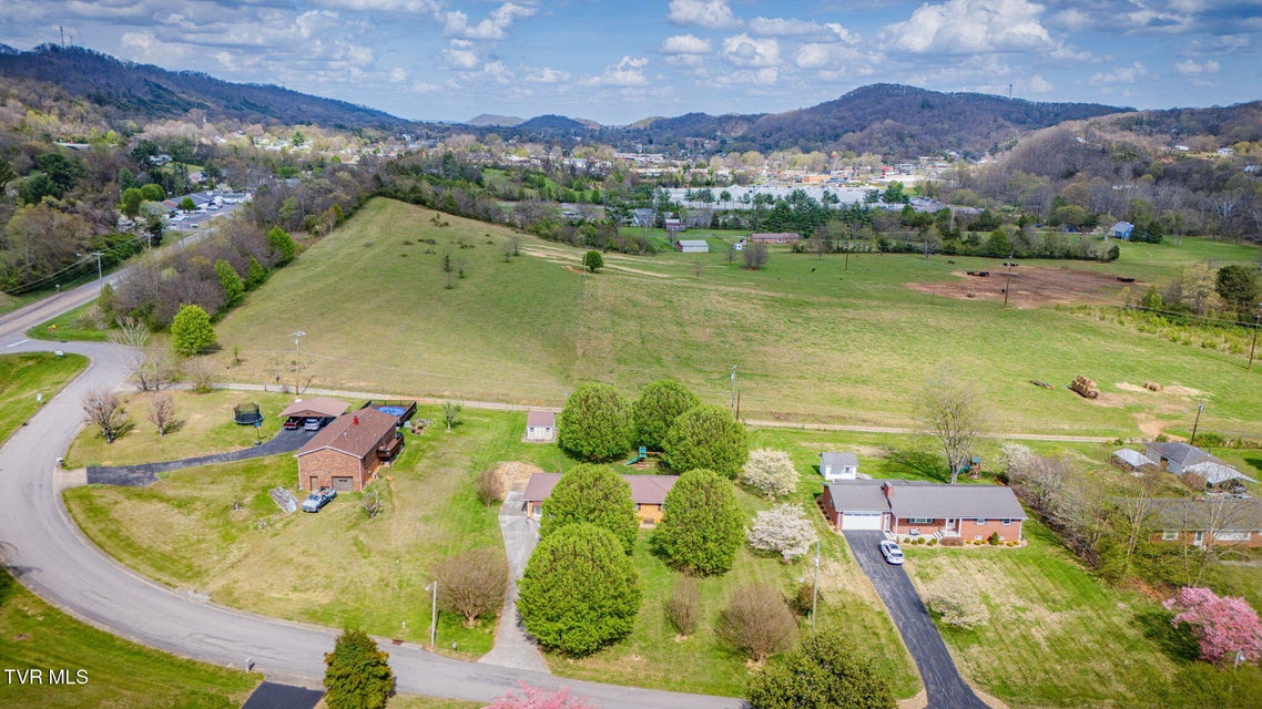 Photo #32: 102 Cresswood Drive