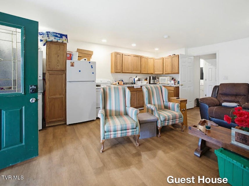 Photo #22: 1927 Fincastle Turnpike