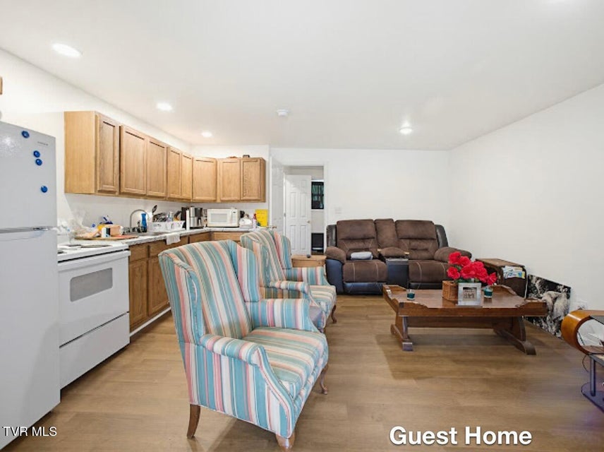 Photo #23: 1927 Fincastle Turnpike