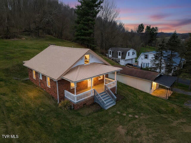 Photo #26: 1927 Fincastle Turnpike