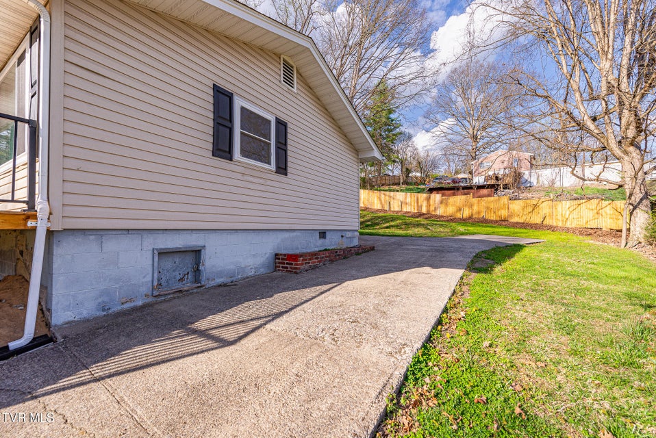 Photo #28: 542 Jersey Street