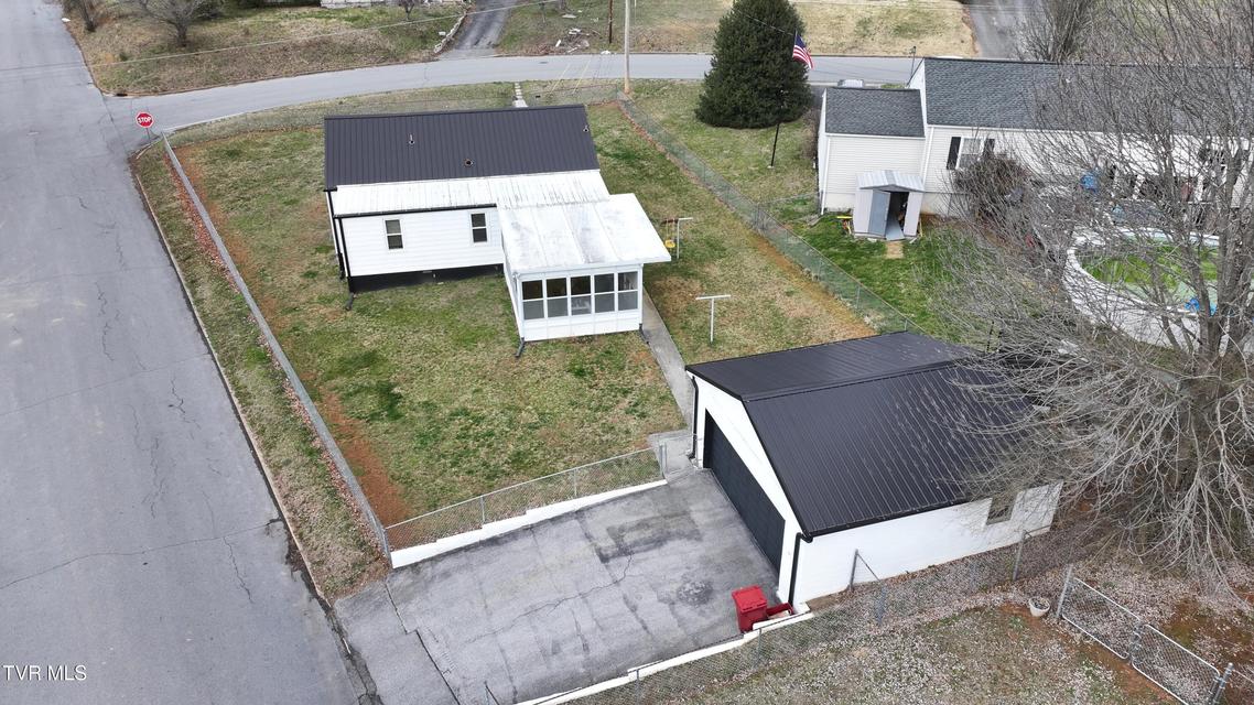 Photo #2: 1017 Harding Avenue