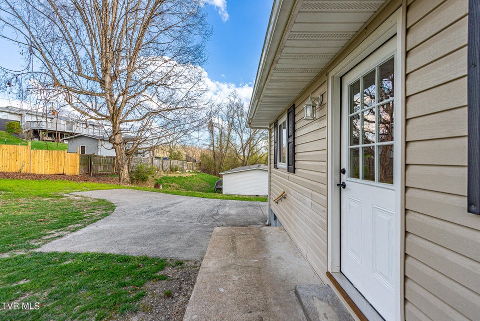 Photo #31: 542 Jersey Street