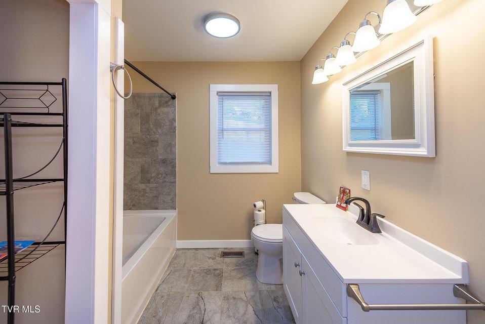 Photo #12: 542 Jersey Street