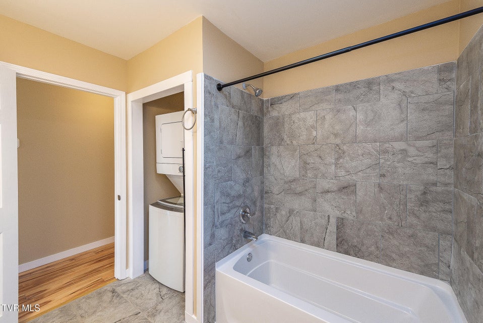 Photo #13: 542 Jersey Street