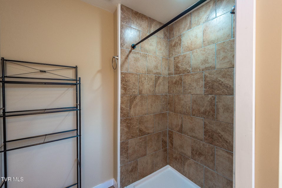 Photo #16: 542 Jersey Street