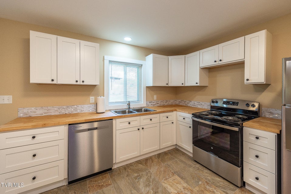 Photo #6: 542 Jersey Street