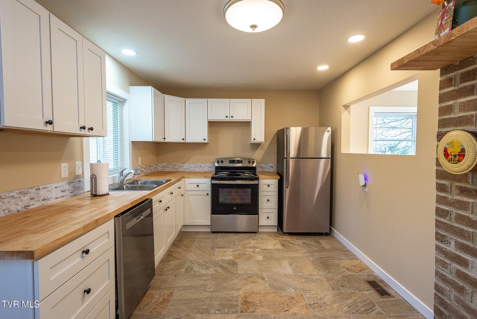 Photo #8: 542 Jersey Street