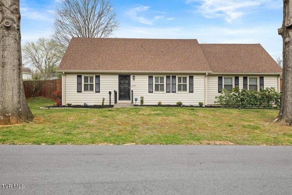 Photo #2: 1405 Woodmont Drive