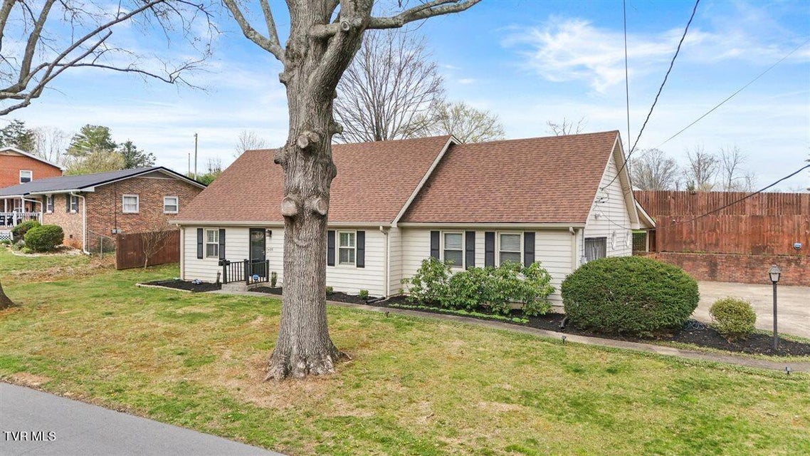 Photo #5: 1405 Woodmont Drive