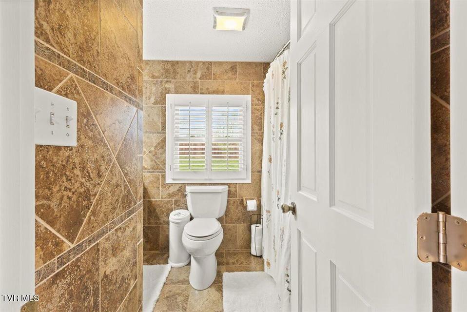 Photo #36: 1405 Woodmont Drive