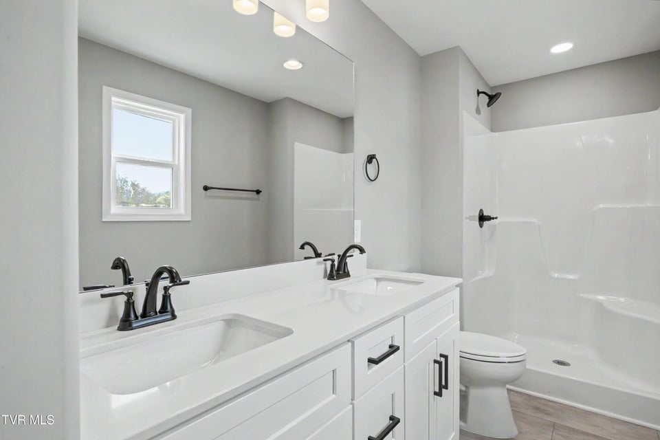 Photo #27: 420 Barren Valley Road