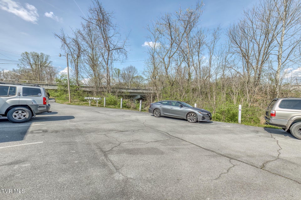 Photo #22: 716 King Springs Road