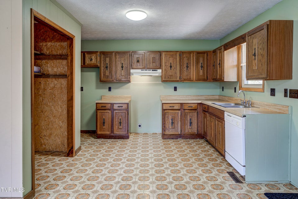 Photo #17: 131 Leedy Lane