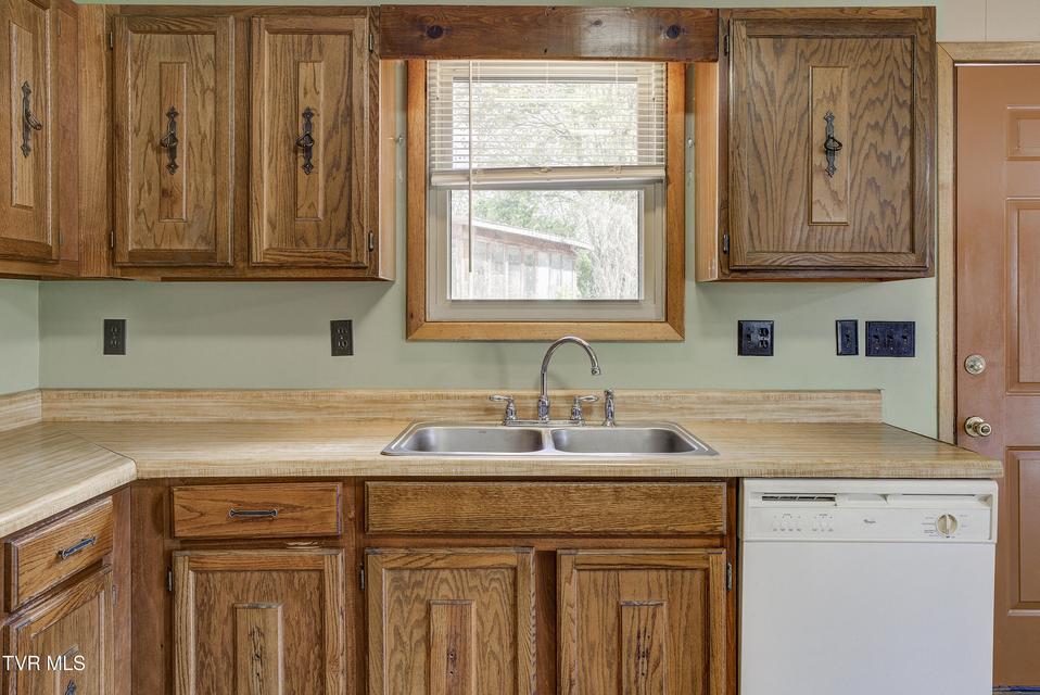 Photo #18: 131 Leedy Lane