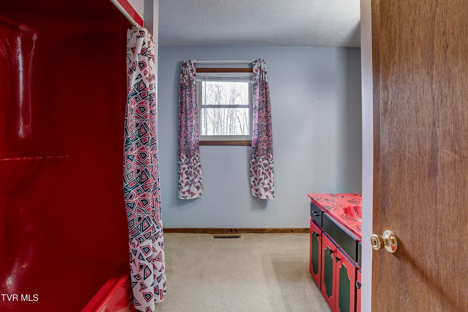 Photo #34: 131 Leedy Lane