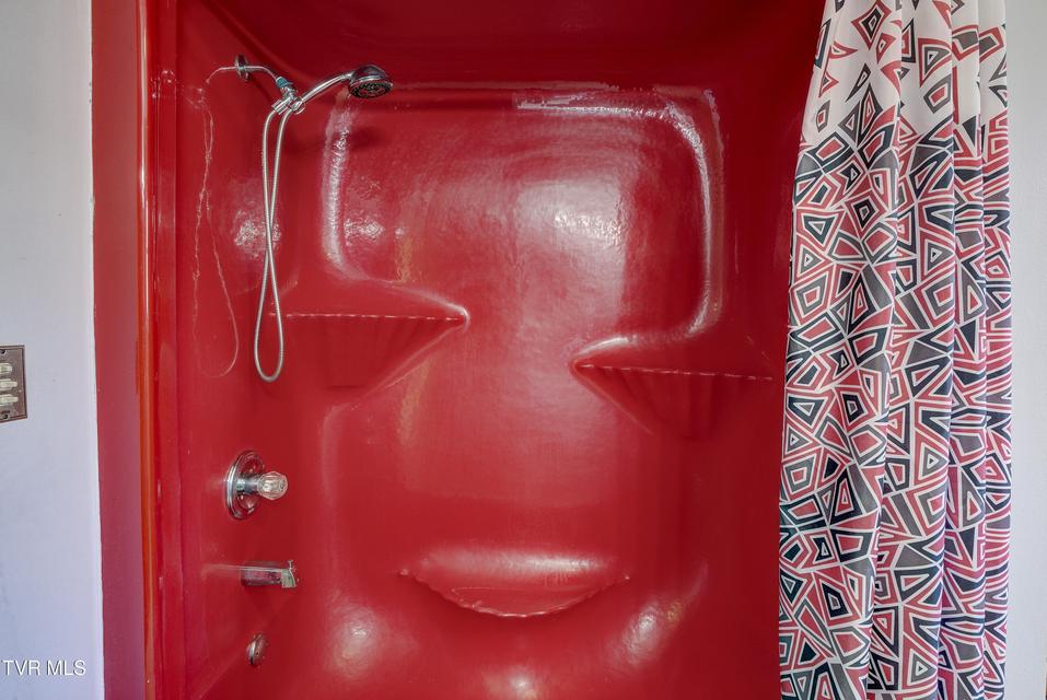 Photo #33: 131 Leedy Lane