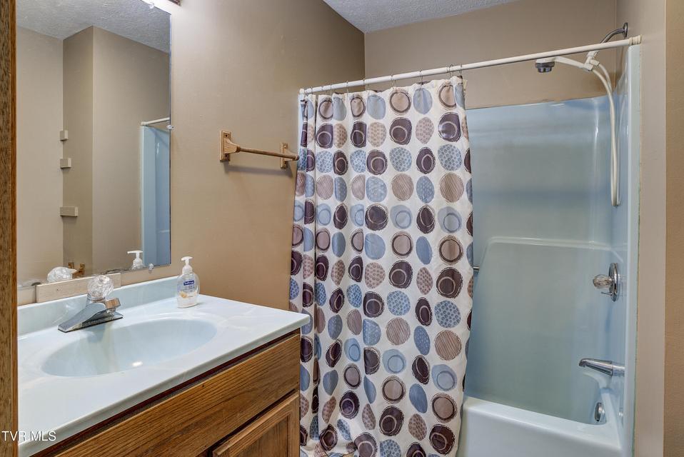 Photo #25: 131 Leedy Lane