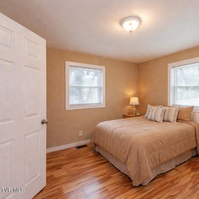 Photo #9: 542 Jersey Street