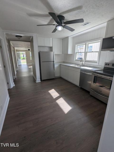 Photo #6: 532 Elm Street