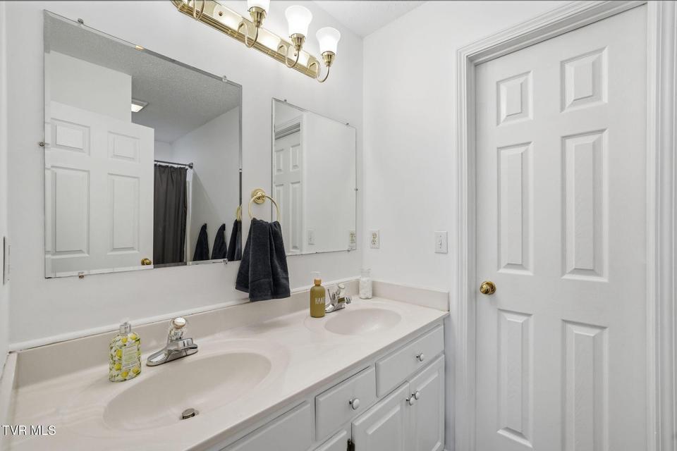 Photo #21: 14 Teague Court