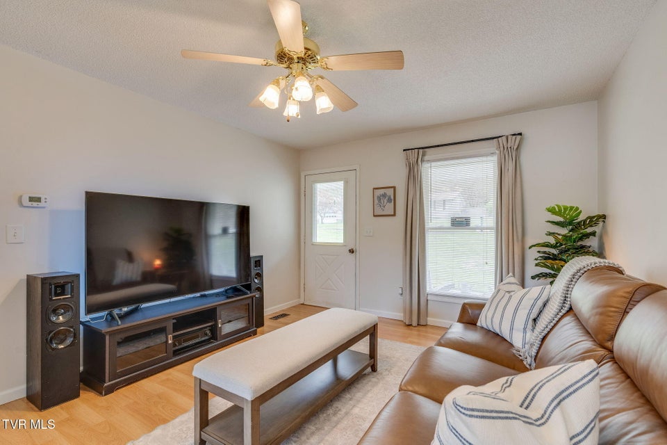 Photo #6: 631 Elm Avenue