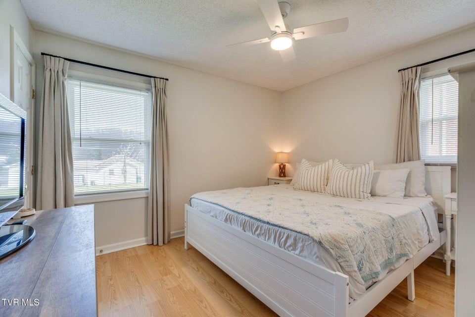 Photo #11: 631 Elm Avenue