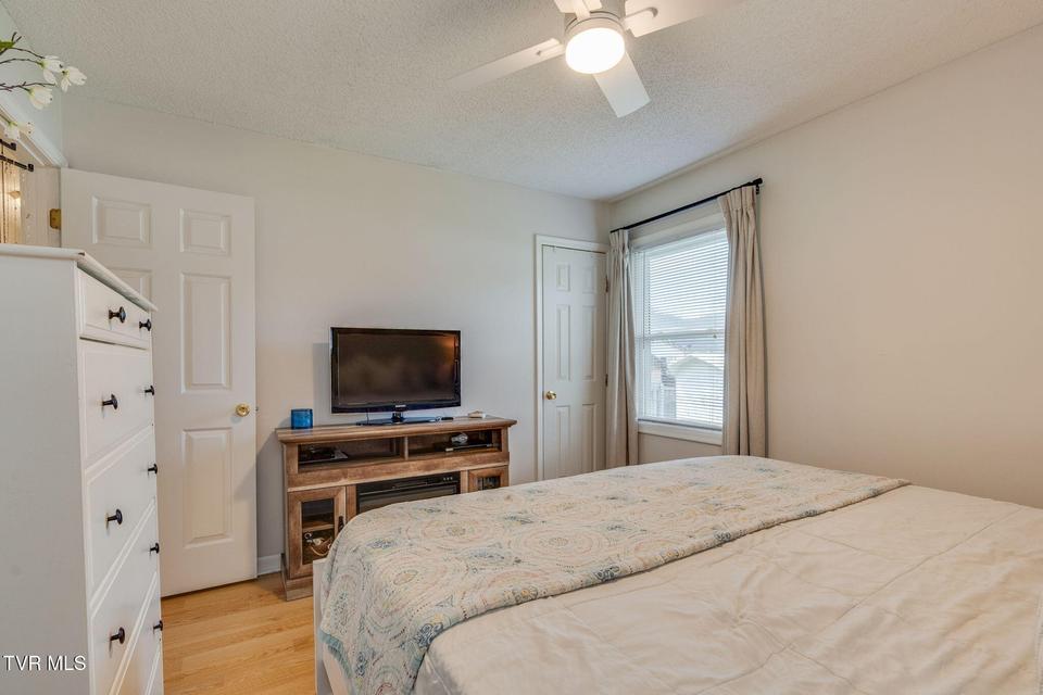 Photo #13: 631 Elm Avenue